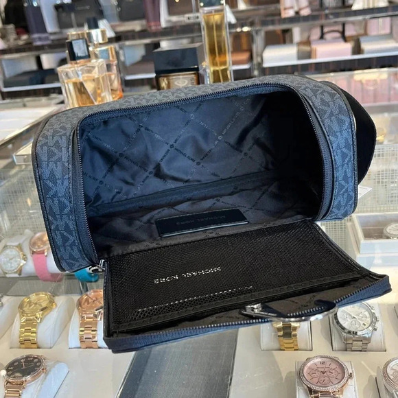 MICHAEL KORS OUTLET Cooper Logo Toiletry Kit ADMRL/PLBLUE - Picture 10 of 10